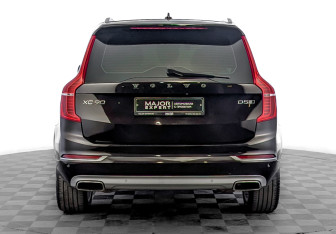 Подержанный автомобиль Volvo XC90 2015 года (6 фото)