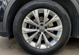 Подержанный автомобиль Volkswagen Tiguan 2019 года (9 фото)