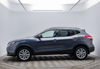 Подержанный автомобиль Nissan Qashqai 2017 года (8 фото)