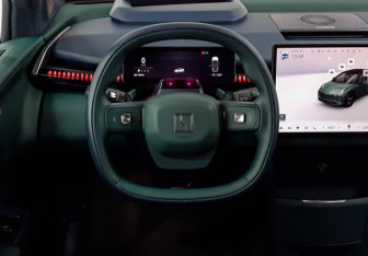 Подержанный автомобиль Zeekr X 2023 года (11 фото)
