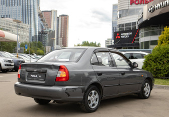Подержанный автомобиль Hyundai Accent Sedan 2005 года (4 фото)