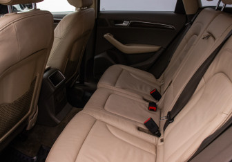 Подержанный автомобиль Audi Q5 2010 года (11 фото)