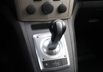 Подержанный автомобиль Opel Zafira Compactvan 2008 года (15 фото)