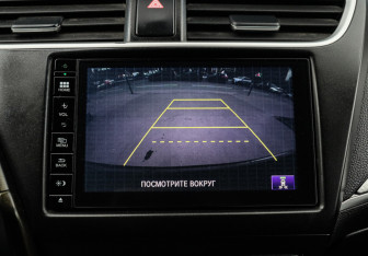 Подержанный автомобиль Honda Civic Wagon 2015 года (13 фото)