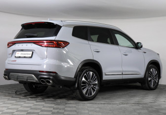 Подержанный автомобиль Chery Tiggo 8 Pro Max 2023 года (5 фото)