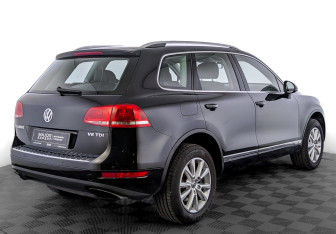 Подержанный автомобиль Volkswagen Touareg 2011 года (5 фото)