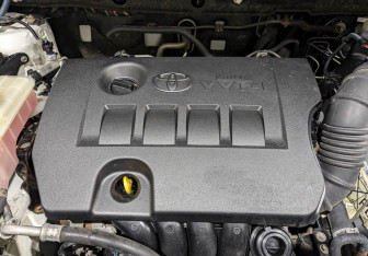 Подержанный автомобиль Toyota RAV4 2013 года (9 фото)