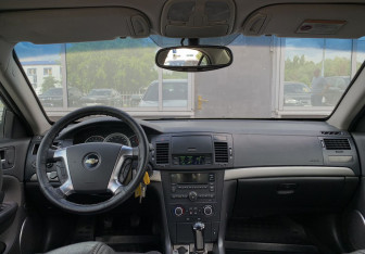 Подержанный автомобиль Chevrolet Epica 2008 года (10 фото)