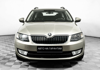 Подержанный автомобиль Skoda Octavia Wagon 2015 года (2 фото)