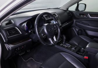 Подержанный автомобиль Subaru Outback Wagon 2015 года (15 фото)