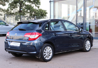 Подержанный автомобиль Citroen C4 Hatchback 2013 года (4 фото)