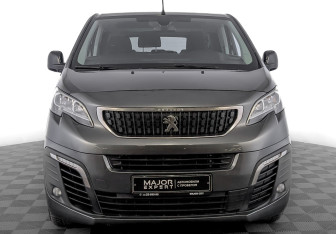 Подержанный автомобиль Peugeot Traveller 2021 года (2 фото)
