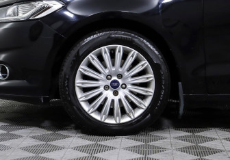 Подержанный автомобиль Ford Mondeo Sedan 2017 года (10 фото)