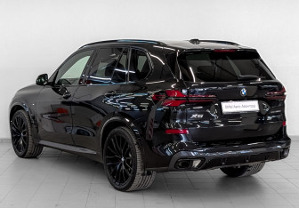 Подержанный автомобиль BMW X5 2023 года (7 фото)