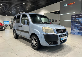 Подержанный автомобиль Fiat Doblo 2009 года (3 фото)