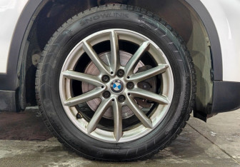 Подержанный автомобиль BMW X1 2017 года (18 фото)