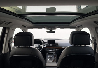 Подержанный автомобиль Audi Q5 2018 года (15 фото)