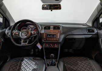 Подержанный автомобиль Volkswagen Polo Sedan 2020 года (14 фото)