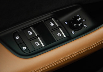 Подержанный автомобиль Audi Q8 2019 года (15 фото)