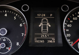 Подержанный автомобиль Volkswagen Passat Sedan 2011 года (14 фото)