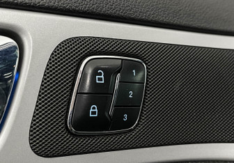 Подержанный автомобиль Ford Explorer 2014 года (15 фото)