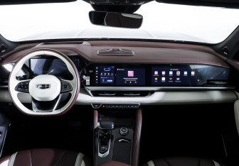 Подержанный автомобиль Geely Monjaro 2023 года (13 фото)