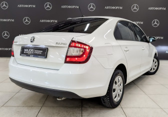 Подержанный автомобиль Skoda Rapid Liftback 2019 года (5 фото)