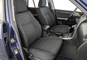 Подержанный автомобиль Suzuki Grand Vitara 2013 года (23 фото)