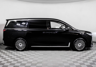 Подержанный автомобиль Voyah Dream 2025 года (4 фото)