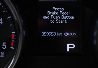 Подержанный автомобиль Jeep Grand Cherokee 2012 года (12 фото)