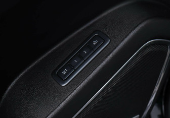 Подержанный автомобиль Chevrolet Tahoe 2015 года (16 фото)