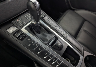 Подержанный автомобиль Porsche Macan 2014 года (15 фото)