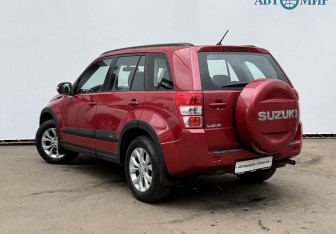 Подержанный автомобиль Suzuki Grand Vitara 2012 года (7 фото)