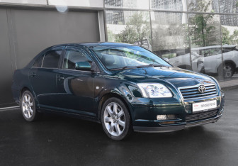Подержанный автомобиль Toyota Avensis Sedan 2004 года (3 фото)