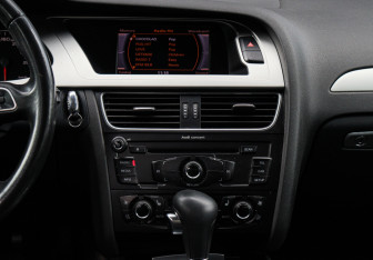 Подержанный автомобиль Audi A4 Wagon 2010 года (10 фото)