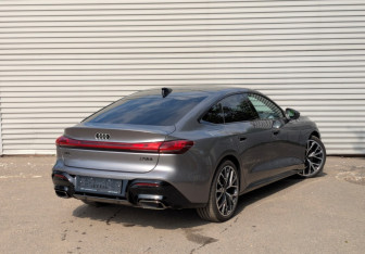 Новый Audi A5 Liftback 2026 (2 фото)