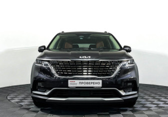 Подержанный автомобиль Kia Carnival 2022 года (2 фото)