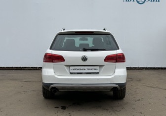 Подержанный автомобиль Volkswagen Passat Wagon 2014 года (6 фото)