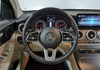 Подержанный автомобиль Mercedes-Benz GLC Coupe 2021 года (21 фото)
