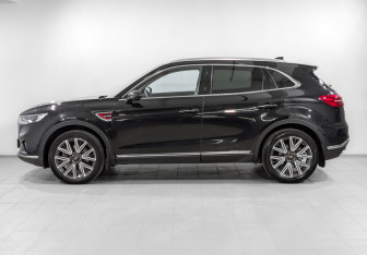 Подержанный автомобиль Hongqi HS5 2024 года (8 фото)