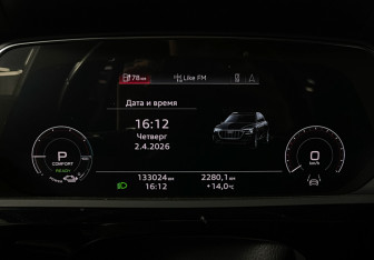 Подержанный автомобиль Audi e-tron 2021 года (11 фото)