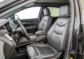 Подержанный автомобиль Cadillac XT5 2018 года (20 фото)