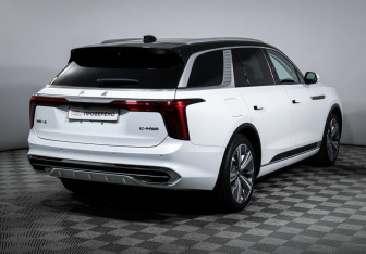 Подержанный автомобиль Hongqi E-HS9 2021 года (5 фото)