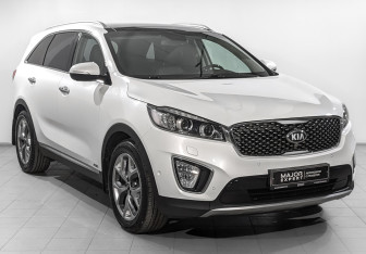 Подержанный автомобиль Kia Sorento 2017 года (3 фото)