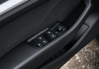 Подержанный автомобиль Audi A3 Sedan 2017 года (14 фото)