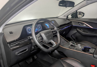 Подержанный автомобиль Omoda C5 2023 года (16 фото)