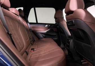 Подержанный автомобиль BMW X5 2019 года (14 фото)