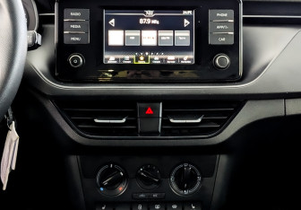 Подержанный автомобиль Skoda Rapid Liftback 2021 года (15 фото)