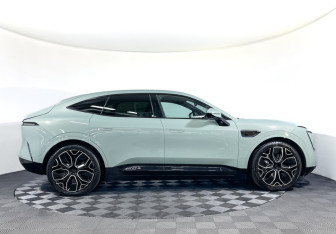 Подержанный автомобиль Avatr 11 2023 года (4 фото)