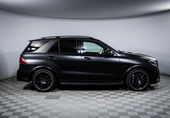 Подержанный автомобиль Mercedes-Benz GLE AMG 2015 года (4 фото)